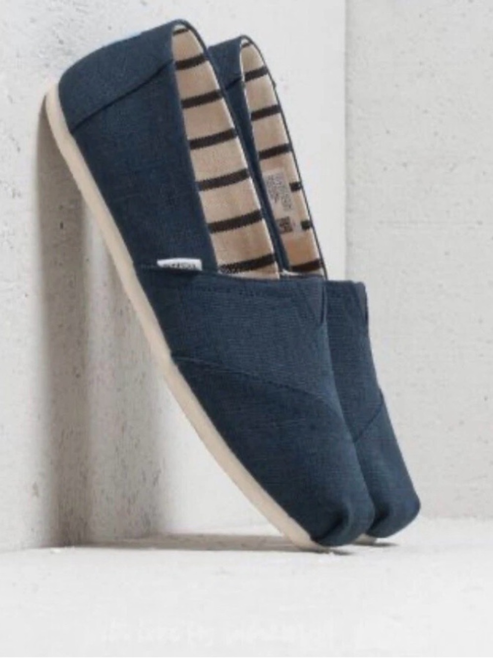 Toms Classic Womens Size 9 Majolica Blue Heritage Canvas EUC